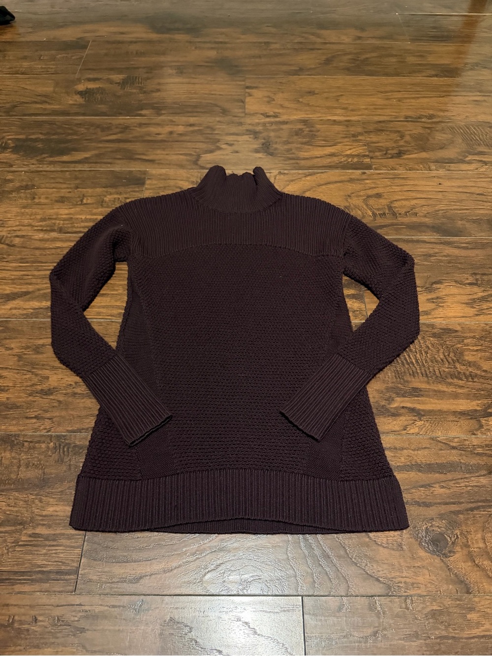 Lululemon women’s black cherry warm and restore sweater size 2
